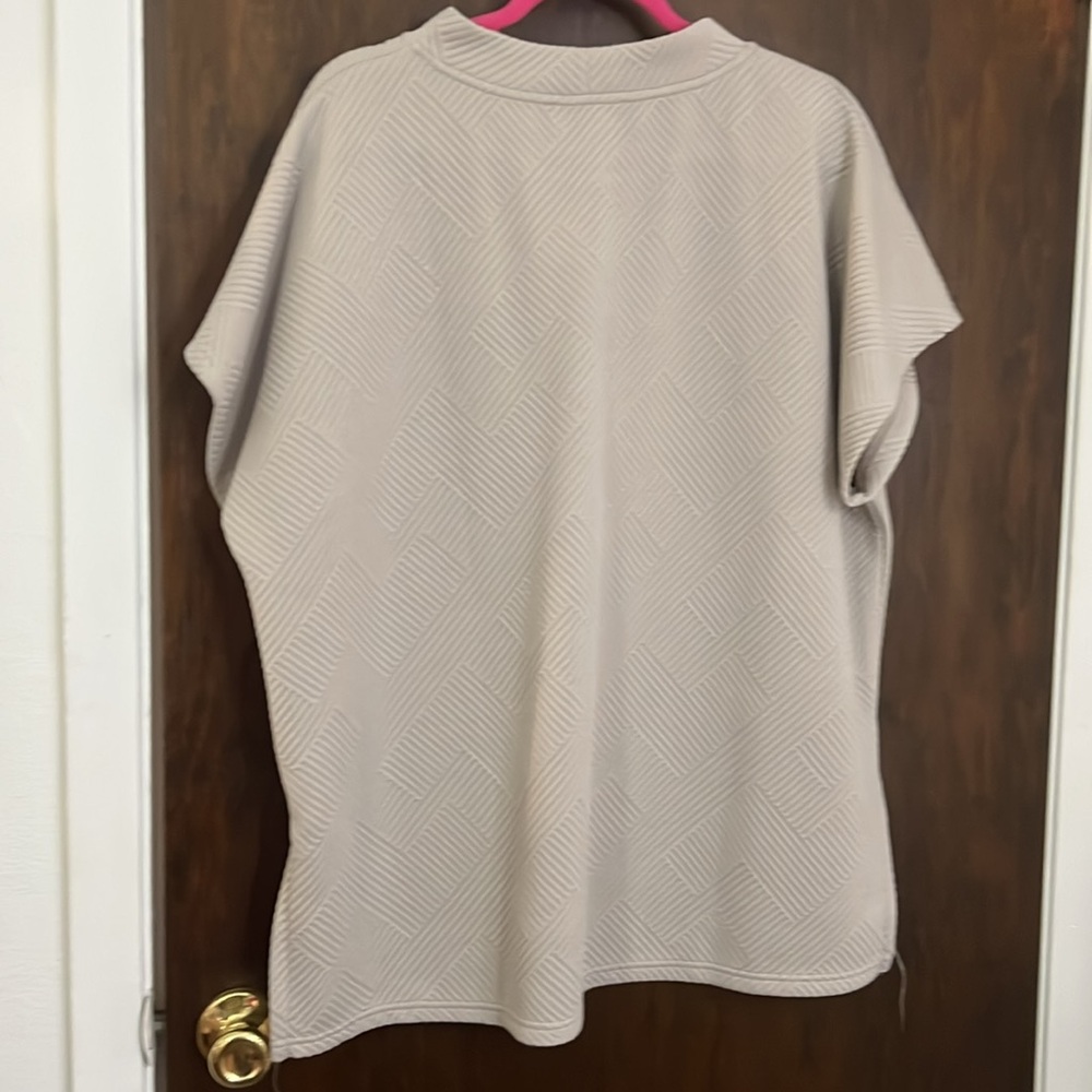 Elegant Beige Women's Top - Picture 3 of 4